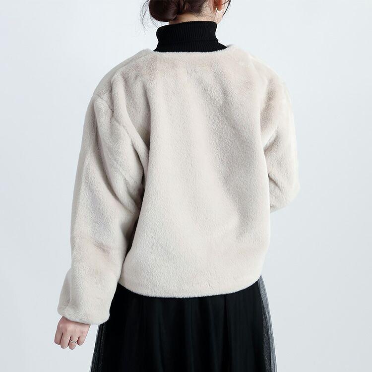 【新作】【送料無料】 ファーブルゾン 2色 M L 長袖 裏地あり レディース アウター コート ジャケット ブルゾン エコファー ノーカラー 前ファスナー 楽ちん |  | 06