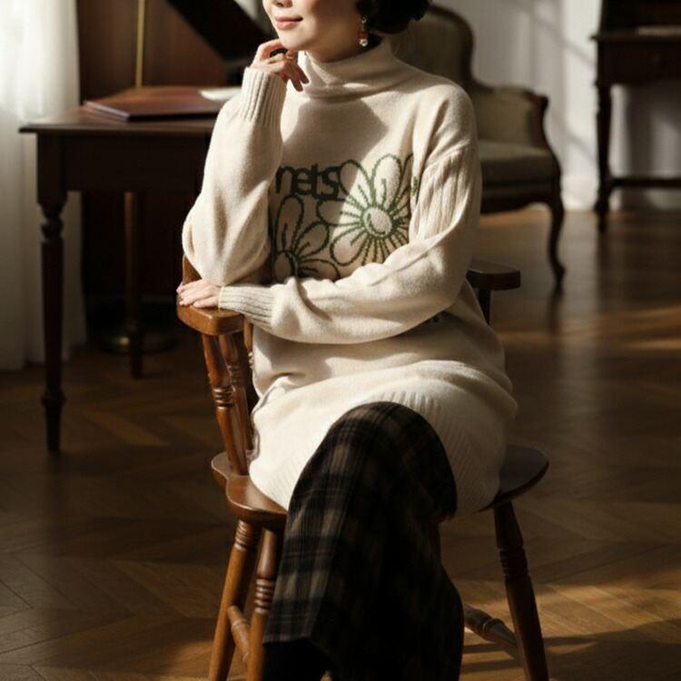 【新作】【送料無料】 ハイネック配色ロゴ＆花柄ニットチュニック 5色 M-L 洗える 長袖 レディース トップス チュニック ニット ハイネック 花柄 ロゴ |  | 07