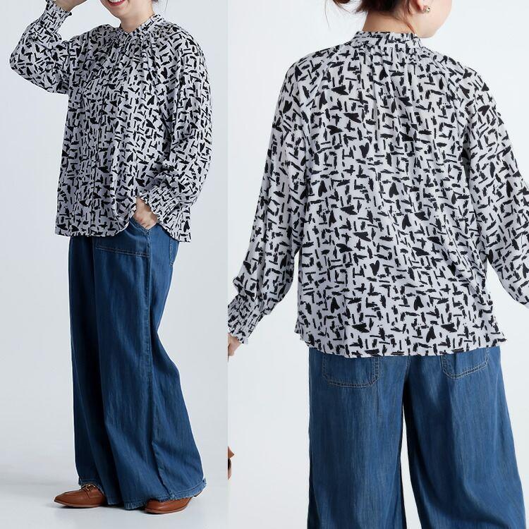 【新作】【送料無料】 モダン柄シャーリングブラウス 3色 M L 洗える 長袖 レディース トップス ブラウス チュニック スタンドカラー フリル衿 とろみ素材 |  | 06