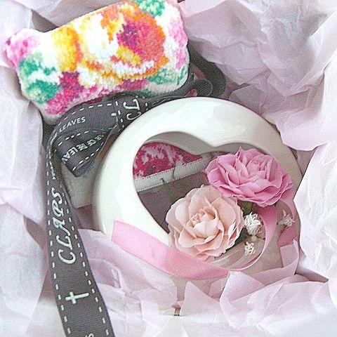 プリザーブドフラワー 花 Feiler フェイラー ハンカチ とくりぬき ハート 花瓶 バラ アレンジ セット Feilerprizahart プリザーブドフラワーギフトclaps 通販 Yahoo ショッピング