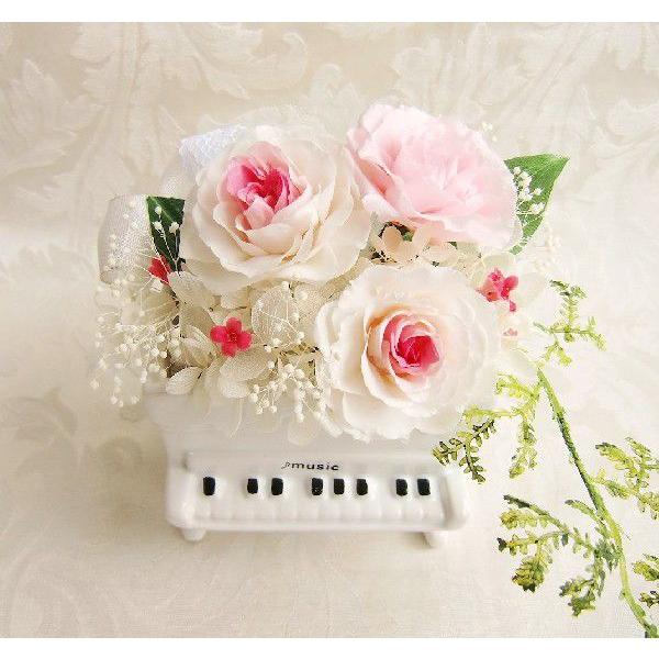 プリザーブドフラワー 花 白い アップ ライト ピアノ シンフォニー ピンク バラ アレンジ Symphonypinkrosepiano プリザーブドフラワーギフトclaps 通販 Yahoo ショッピング