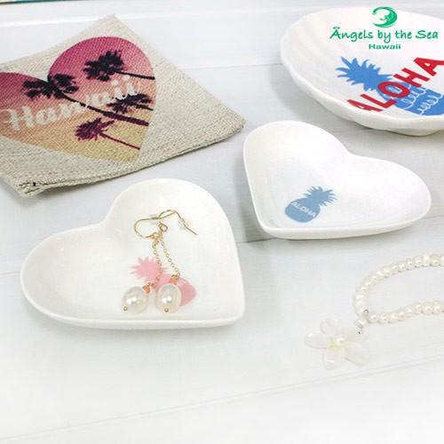 ハワイアン雑貨 食器 ハート 皿 小物入れ ハート おしゃれ Angels By The Sea Hawaii アロハパイナップルプリントハートディッシュ ギフト プレゼント Abtsh87 Clara Hawaiian Select Shop 通販 Yahoo ショッピング