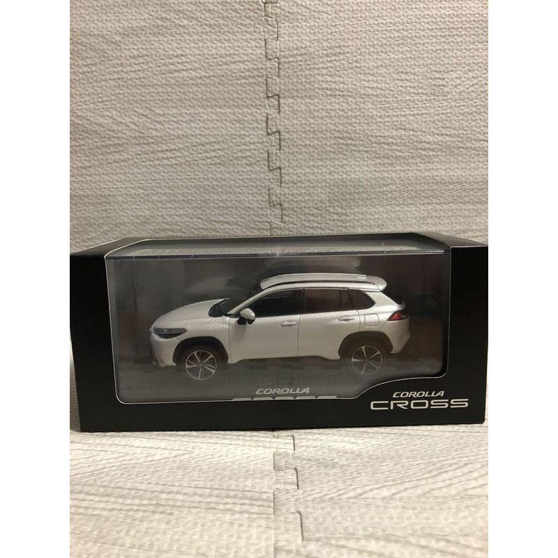 COROLLA CROSS ホワイトパールマイカ　ミニカー トヨタ カローラクロス 1/30ミニカー <089> プラチナホワイト