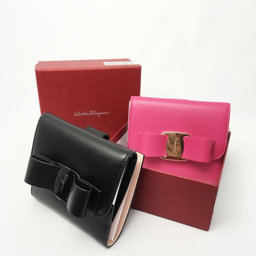 訳あり Salvatore Ferragamo ヴァラリボン2つ折財布 折りたたみ財布 