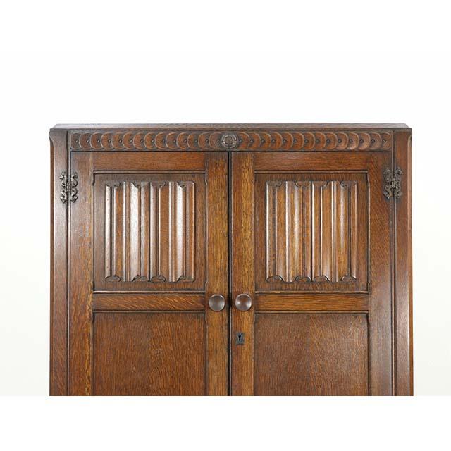 イギリス アンティーク 家具 ワードローブ キャビネット 玄関 寝室