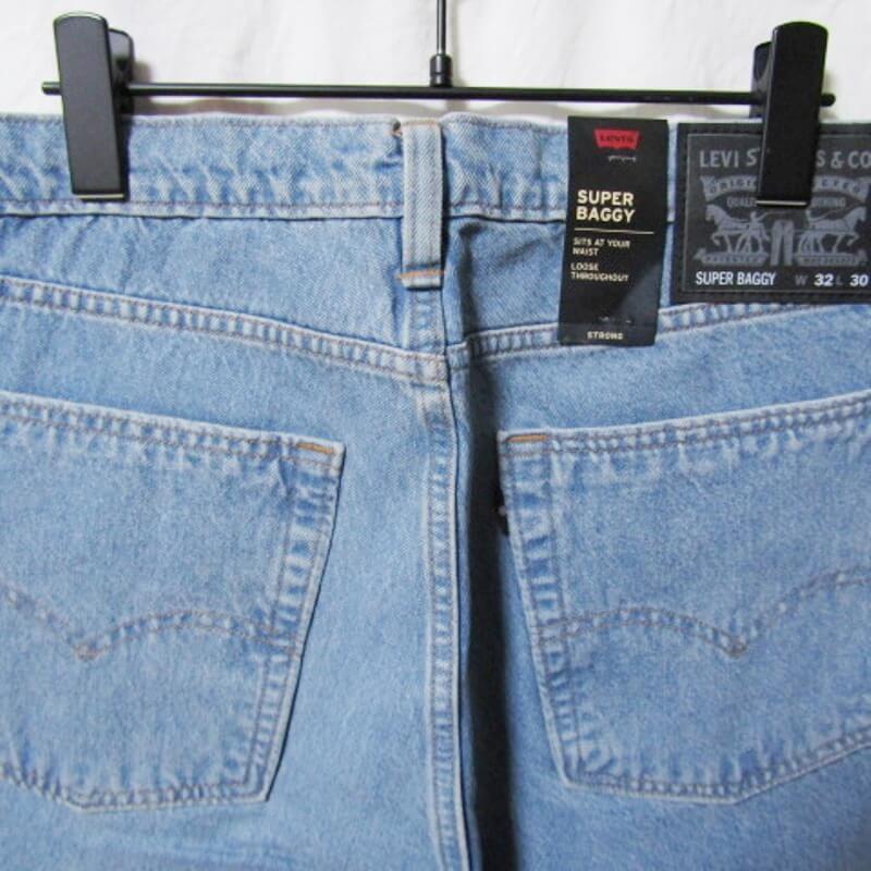 未使用 Levis リーバイス スーパーバギー デニムパンツ 未使用 Levis リーバイス スーパーバギー デニムパンツ