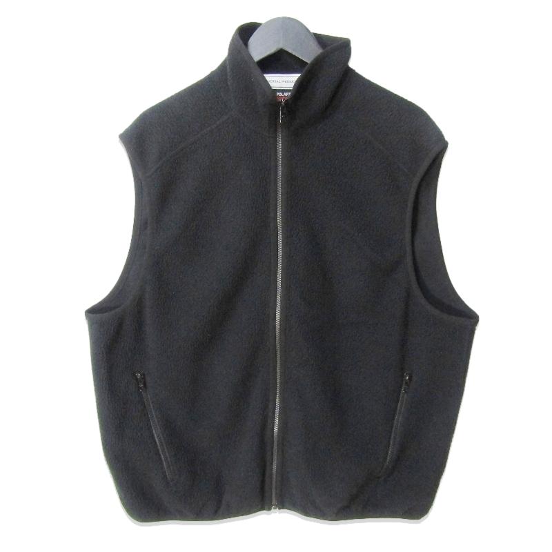 【UNIVERSAL PRODUCTS】POLARTEC フリースベスト UNIVERSAL PRODUCTS - フリースベスト - POLARTEC®︎ FLEECE