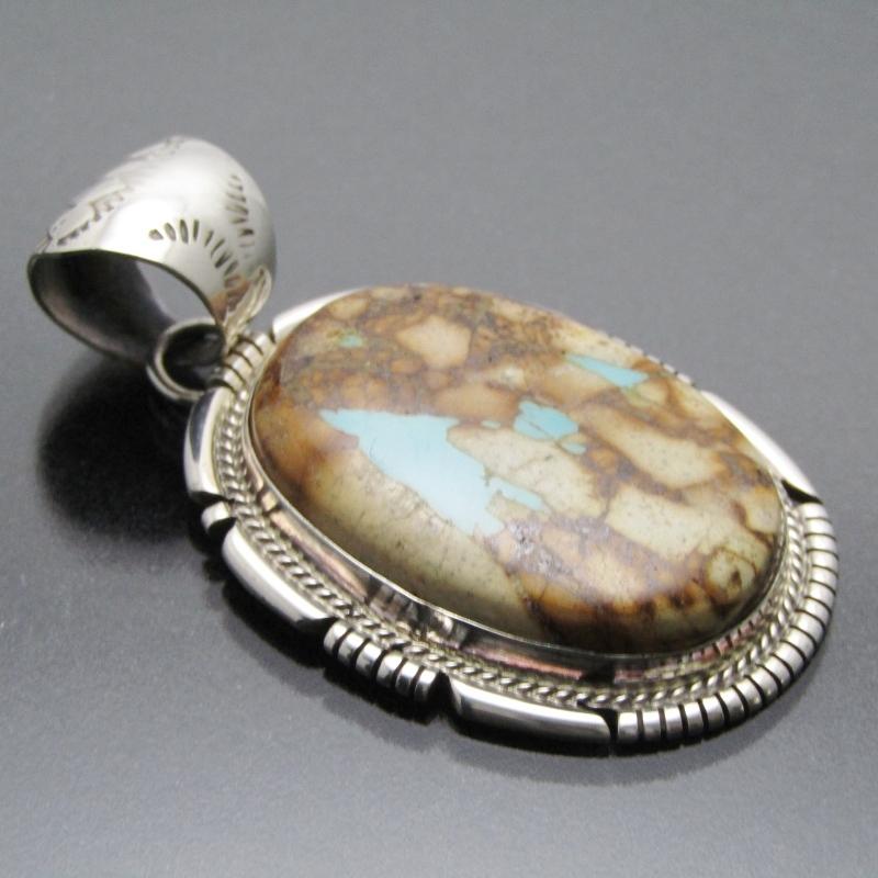 美品 Kathleen Yazzie ナバホ族 ペンダント ボルダーターコイズ 美品 Kathleen Yazzie ナバホ族 ペンダント ボルダーターコイズ