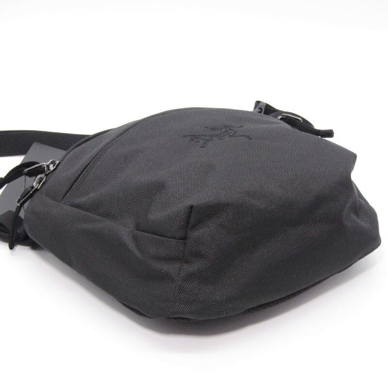 ARC'TERYX 未使用 アークテリクス クロスボディバッグ