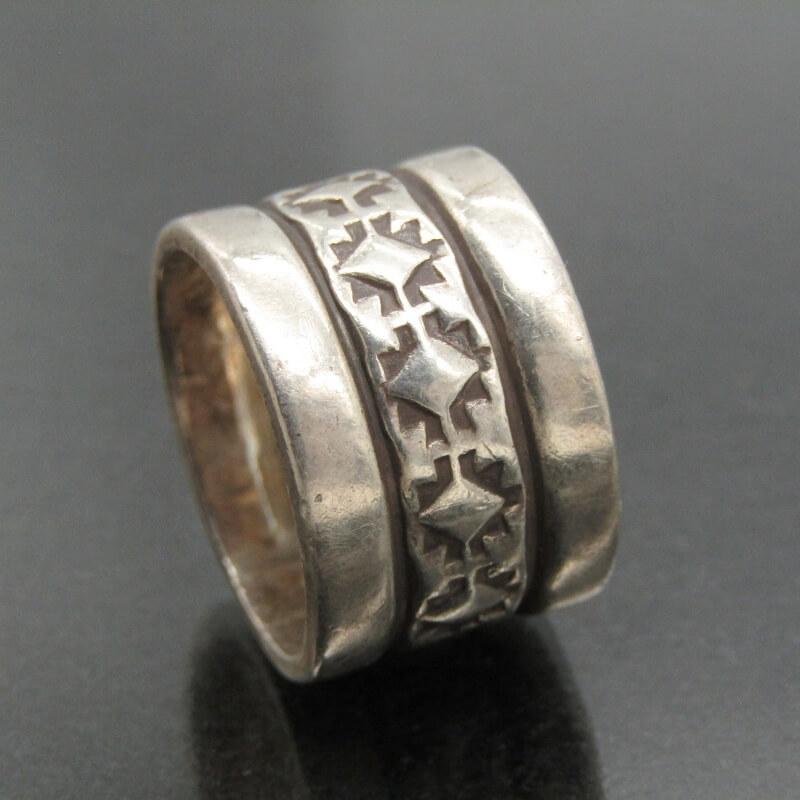 希少 ナバホ族 スタンプ スターリング シルバー リングKS刻印 Navajo ナバホ族 リング スタンプ ナバホ T刻印 メンズ レディース