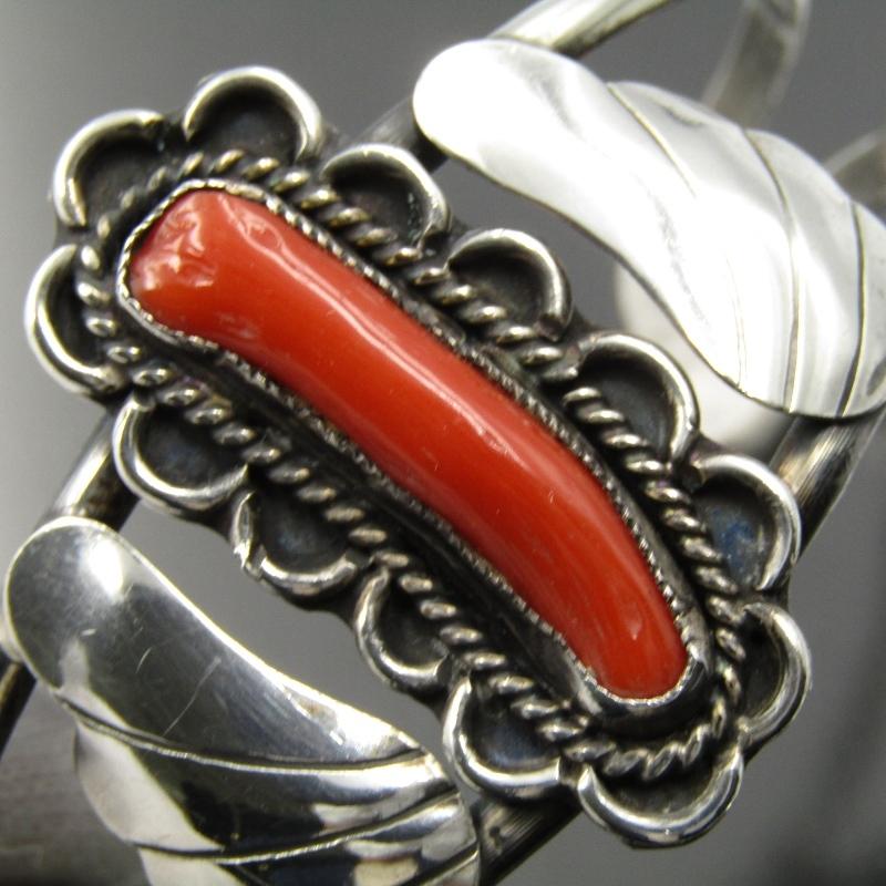 ネイティブアメリカンナバホ族コーラル赤珊瑚バングル