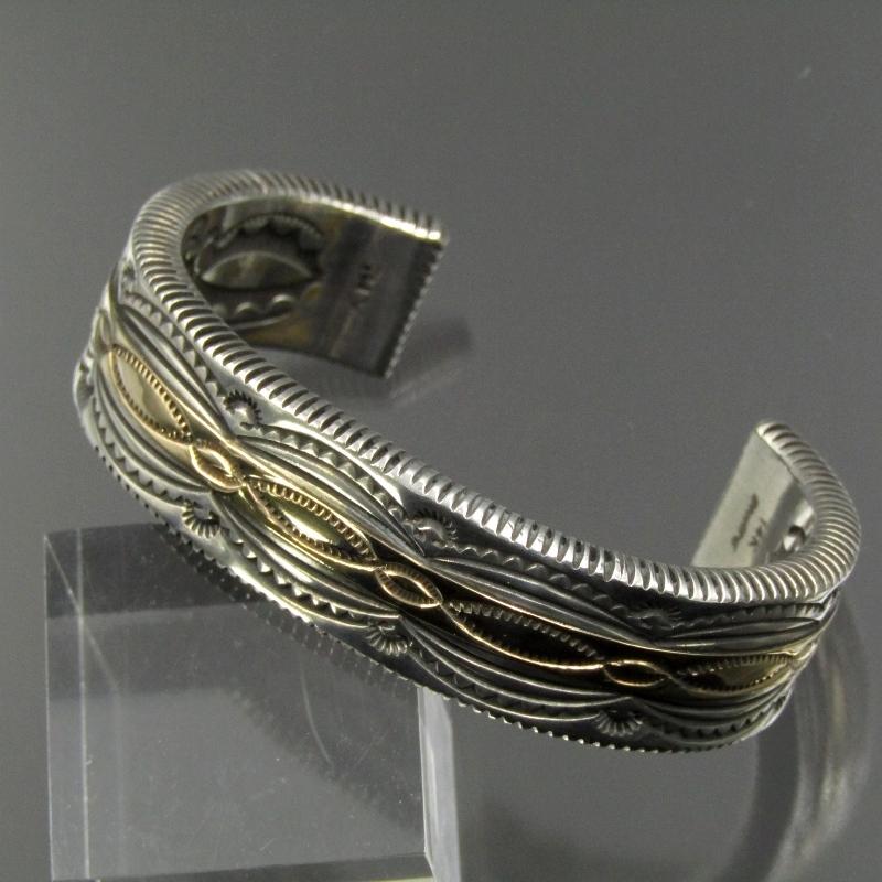 良品 Navajo ナバホ族 バングル ヘビーゲージ 14K ゴールド 良品 Navajo ナバホ族 バングル ヘビーゲージ 14K ゴールド