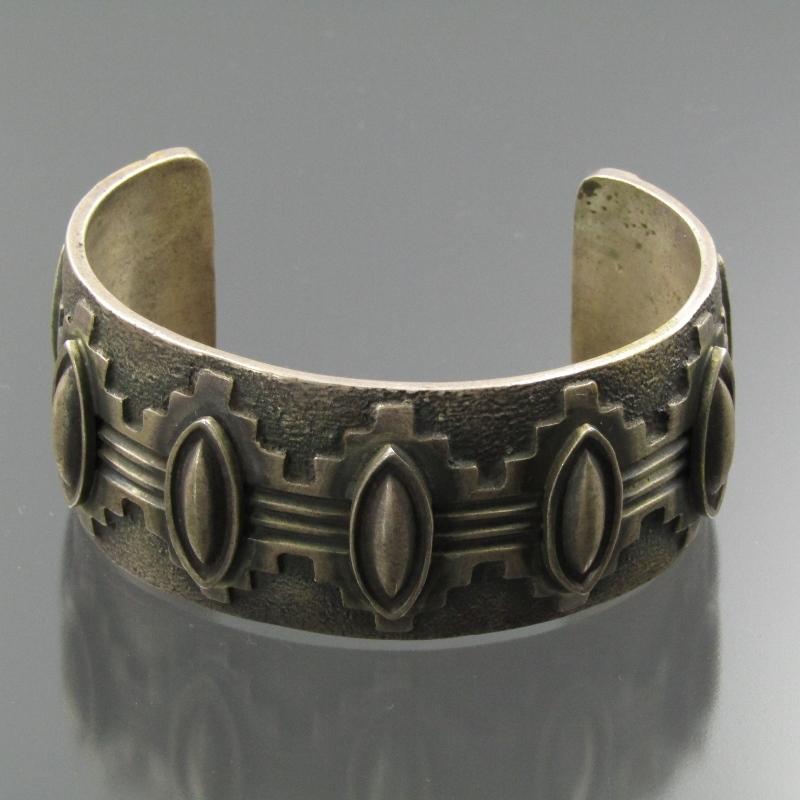 ナバホ族　バングル 良品 Navajo ナバホ族 バングル ヘビーゲージ 14K ゴールド