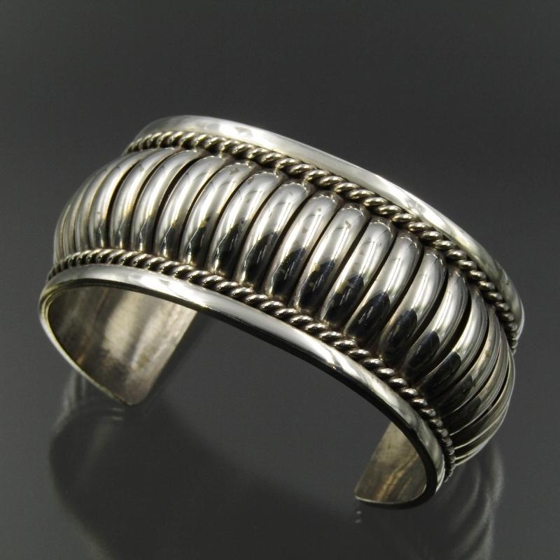 良品 Tom Charley ナバホ族 バングル 中空 Melon トムチャーリー TC インディアンジュエリー 中古 30010411 : 30010411 : クラシック - 通販 - Yahoo!ショッピング 良品 Tom Charley ナバホ族 バングル 中空 Melon トムチャーリー TC インディアンジュエリー 中古 30010411 : 30010411 : クラシック - 通販 - Yahoo!ショッピング