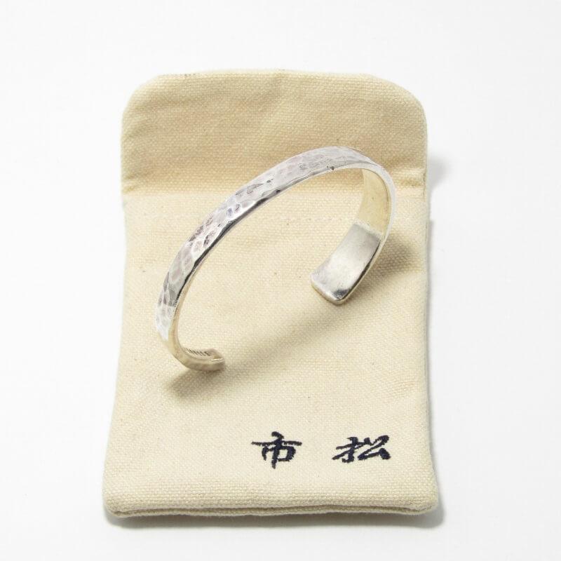 市松イチマツシルバーバングル槌目