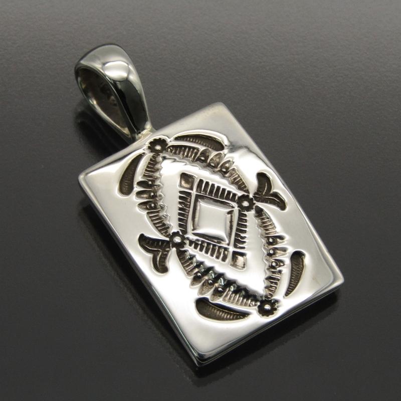 美品 Jennifer Curtis ナバホ族 ペンダント スタンプワーク