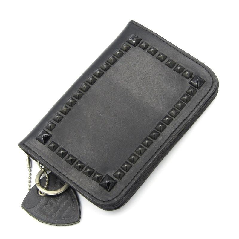 HTC 二つ折り財布ブラックスタッズレザー革