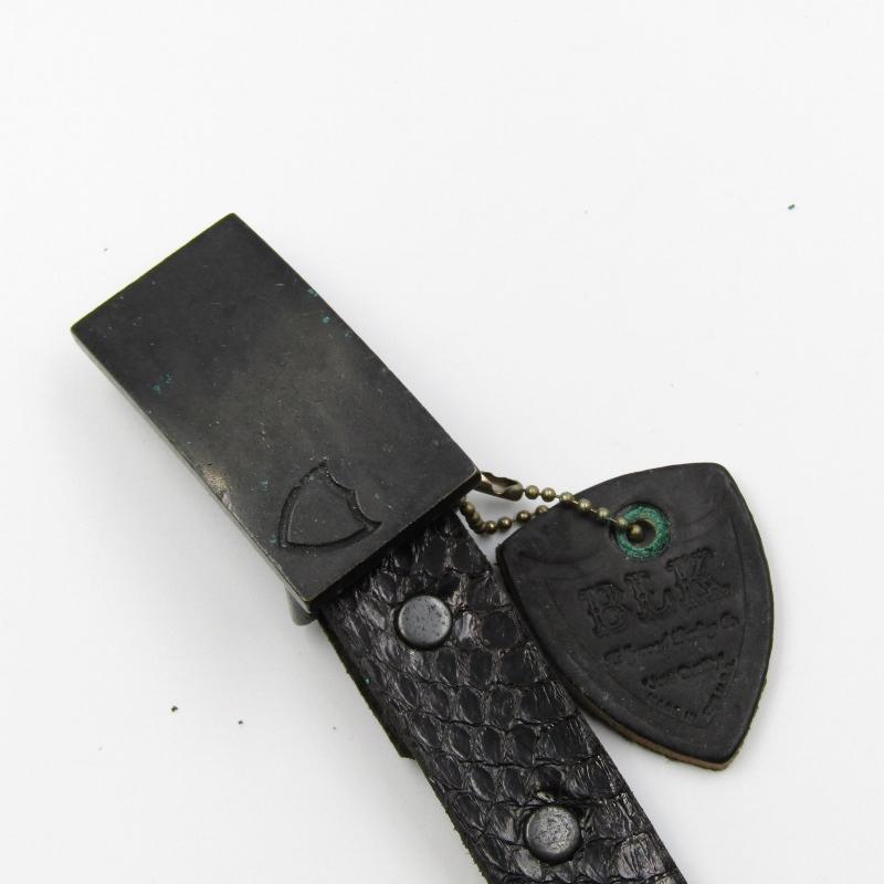 美品 HTC BLACK エイチティーシー ベルト ＃102 PYRAMID STUDS PYTHON 