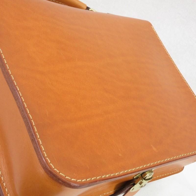 HERZ 美品 ヘルツ 前面2ポケットタイプ 2WAY ショルダーバック A HERZ 美品 ヘルツ 前面2ポケットタイプ 2WAY ショルダーバック A