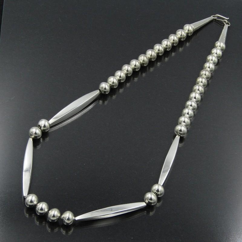 良品 Cippy Crazy Horse コチティ族 ネックレス シルバービーズ 良品 Cippy Crazy Horse コチティ族 ネックレス シルバービーズ
