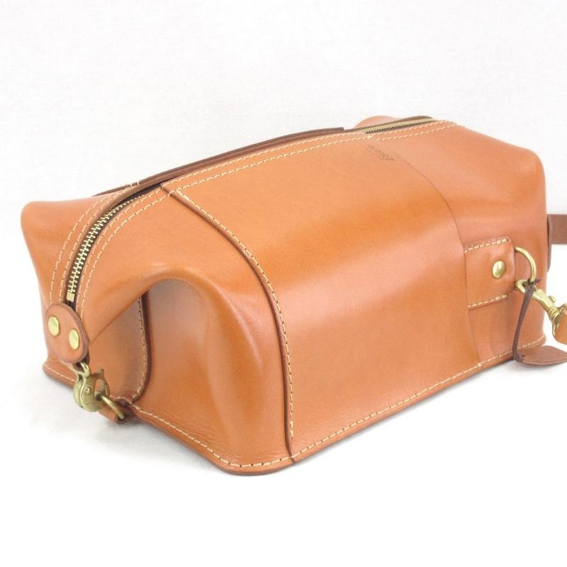 週末セール HERZ 2way ショルダーバッグ総かぶせ キャメル 美品 立体ポケットが付いたハードレザーの2wayショルダーバッグ「革鞄