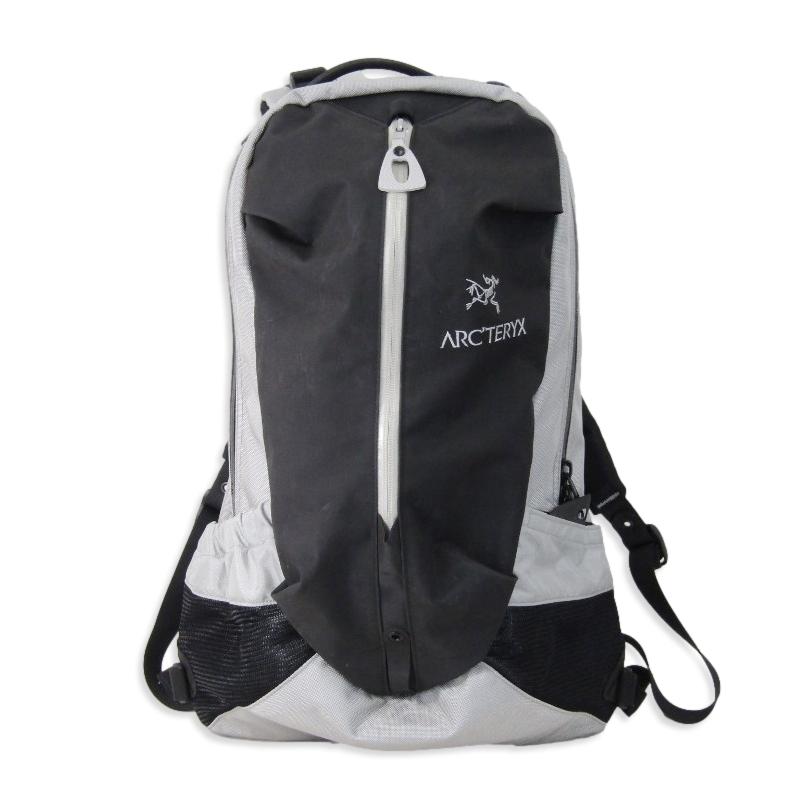 ARC'TERYX Arro22 バックパック・ブラック/シルバー 美品 ARC'TERYX アークテリクス バックパック Arro 22 Backpack