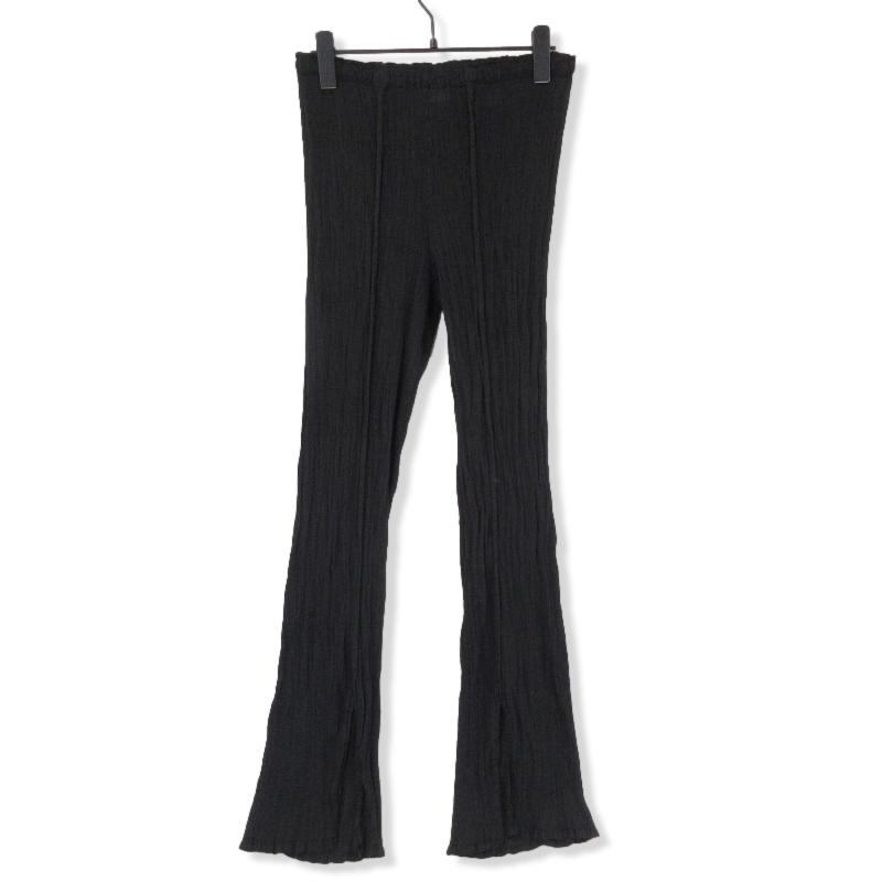 美品✨イッセイミヤケ パンツ ズボン プリーツ　裾フリル ブラック FETE PLEATS PLEASE デニム転写プリントプリーツパンツ&スカート