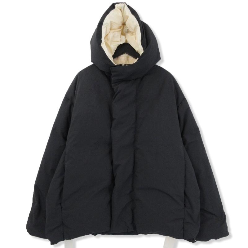 美品 OAMC オーエーエムシー ダウンジャケット OAMR444801 20AW 美品 OAMC オーエーエムシー ダウンジャケット OAMR444801 20AW