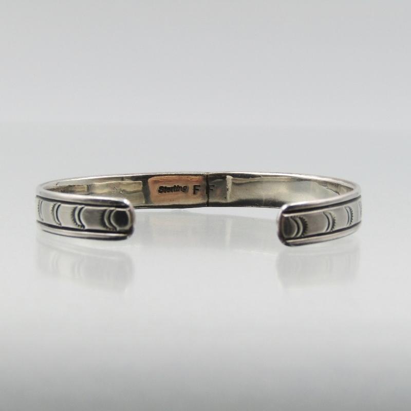 Navajo ナバホ族 バングル FF作 ターコイズ インディアンジュエリー