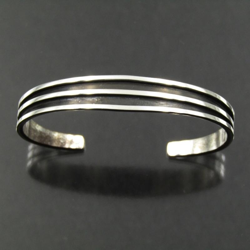 ナバホ】トムホーク 2ラインバングル インディアンジュエリー