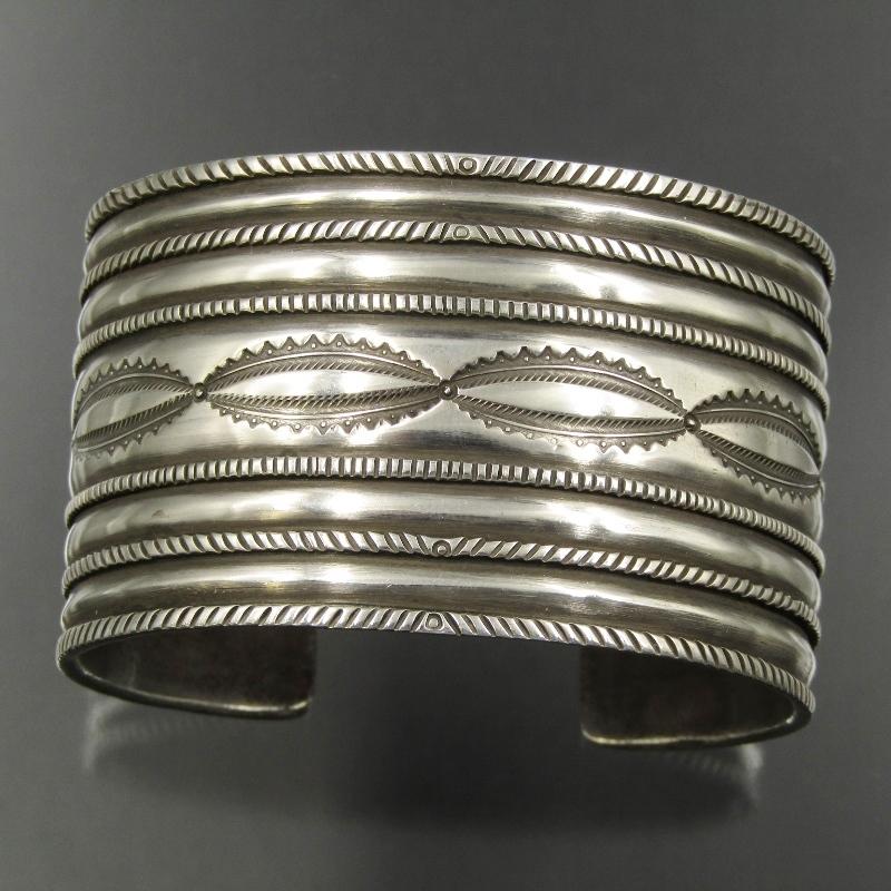 良品 Jesse Robbins クリーク族 バングル ワイド コインシルバー 良品 Jesse Robbins クリーク族 バングル ワイド コインシルバー