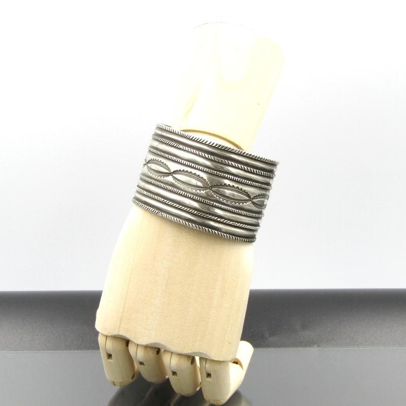 良品 Jesse Robbins クリーク族 バングル ワイド コインシルバー 良品 Jesse Robbins クリーク族 バングル ワイド コインシルバー