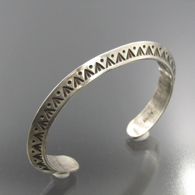 美品 Herman Smith ナバホ族 バングル トライアングル ハーマン 美品 Herman Smith ナバホ族 バングル トライアングル ハーマン
