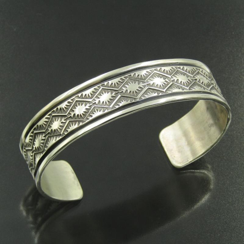 美品 Sunshine Reeves ナバホ族 バングル スタンプワーク