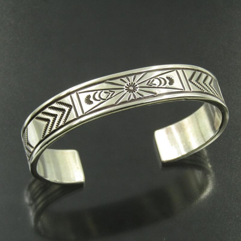 最終 巨匠 ウィルソンジム バングル リポウズ ワイド ナバホ族 美しいスタンプ 最終 巨匠 ウィルソンジム バングル リポウズ ワイド ナバホ族 美しい