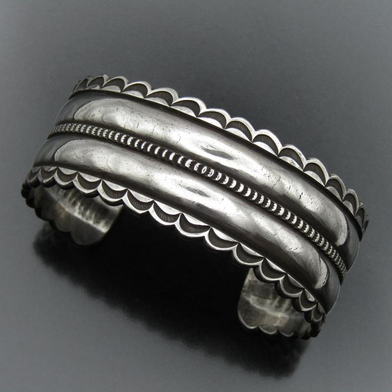 Perry Shorty ナバホ族 バングル スタンプワーク コインシルバー