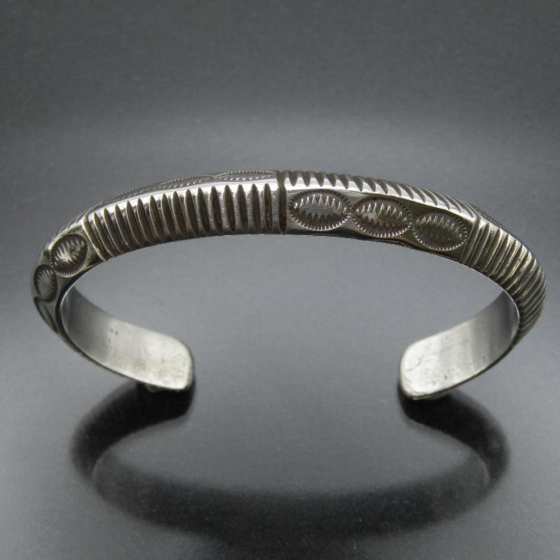 Perry Shorty ナバホ族 バングル トライアングル コインシルバー