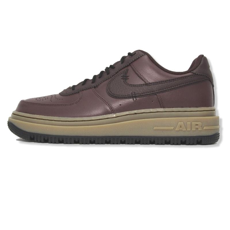 NIKE 美品 ナイキ 28cm AIR FORCE 1 LUXE DN2451-200 エア