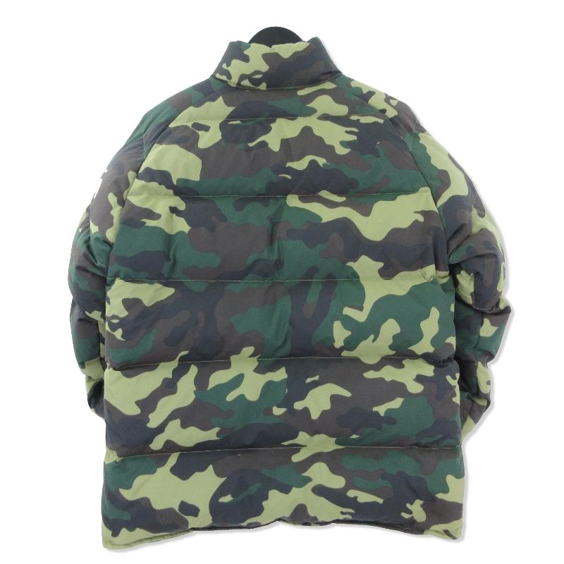 A BATHING APE アベイシングエイプ ダウンジャケット 迷彩 柄 緑 A BATHING APE アベイシングエイプ ダウンジャケット 迷彩 柄 緑