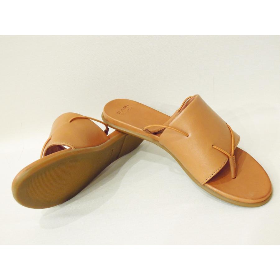 BARI 20%OFF レザートングフラットサンダル レディース タン キャメル  