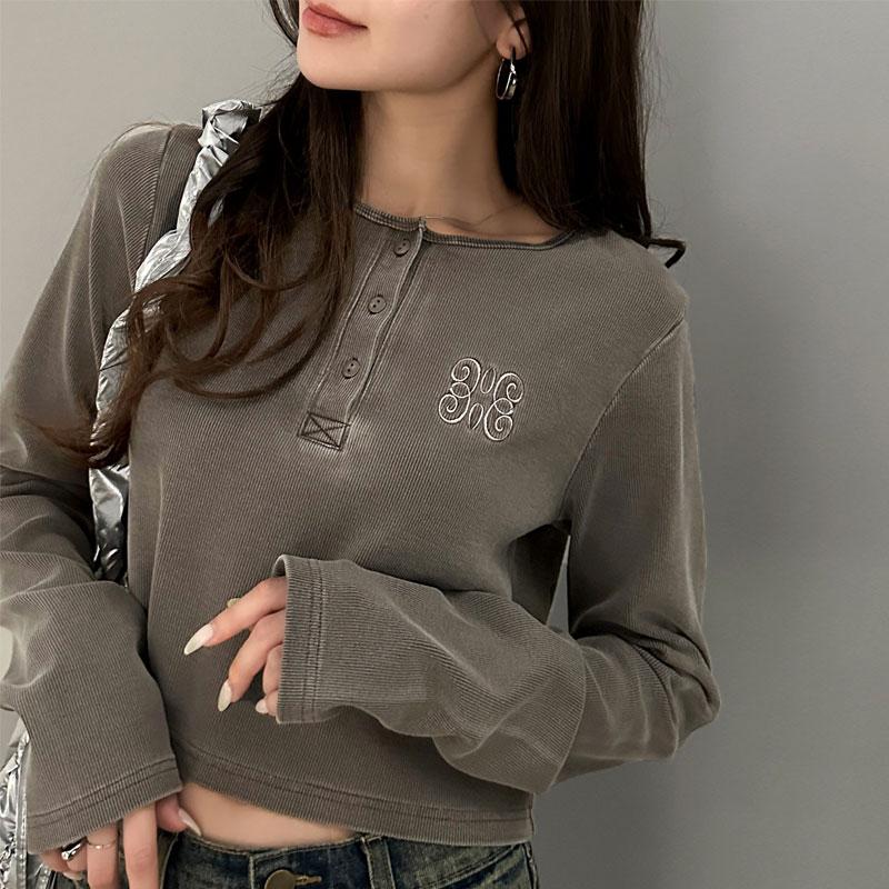 【mily bilet】 トップス リブカットソー レディース リブ ヘンリーネック ロゴ刺繍 ロンT ショート丈 短丈 サムホール ピグメント テレコリブ | classicalelf