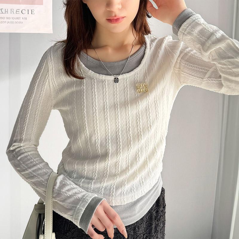 【mily bilet】トップス カットソー レディース ケーブル編み テレコリブ素材 ドッキングデザイン お洒落 レイヤード風 ブローチ付き | classicalelf