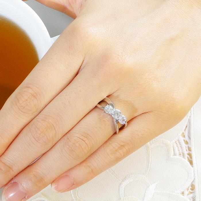 Classic CHESS（クラシックチェス） pt900 1.0ct スリーストーン