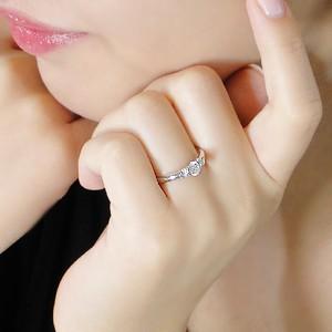 プラチナ ダイヤモンド リング 一粒 0.3カラット 0.3ct ダイヤ 送料無料 指輪 pt950 結婚 婚約 ブライダル エンゲージ 大粒 0.35ctUP SI2 クラシックチェスの画像