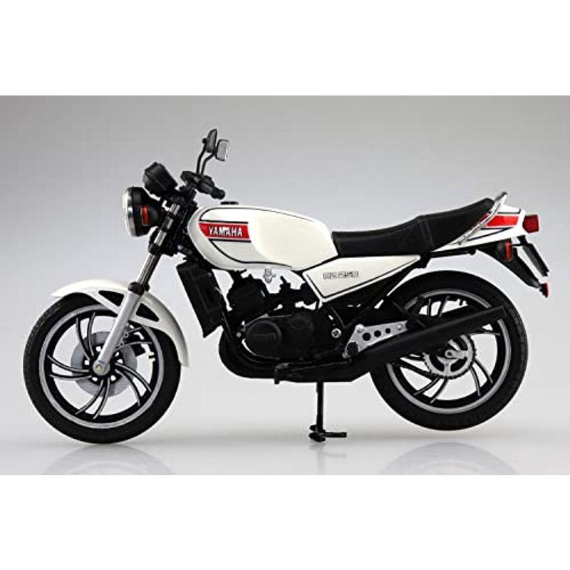 海外直送品 スカイネット 1/12 完成品バイク ヤマハ RZ250 ニューパールホワイト