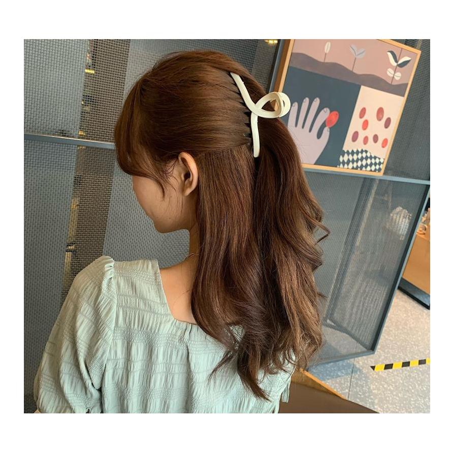 大人気バナナクリップ マット ネイビー ヘアアクセサリー シンプル 韓国 紺色 通販 大人気バナナクリップ マット ブラック 韓国 シンプル ヘアアクセサリー 黒色