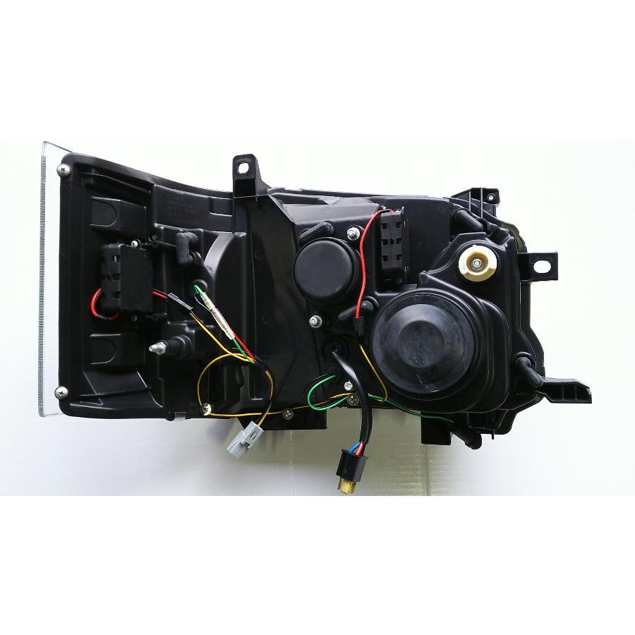 200系ハイエース4型/5型/6型/7型/8型/9型対応 流れるウインカー機能 ！プロジェクターヘッド インナーBK ハロゲン車用 CHT-17 |  | 09