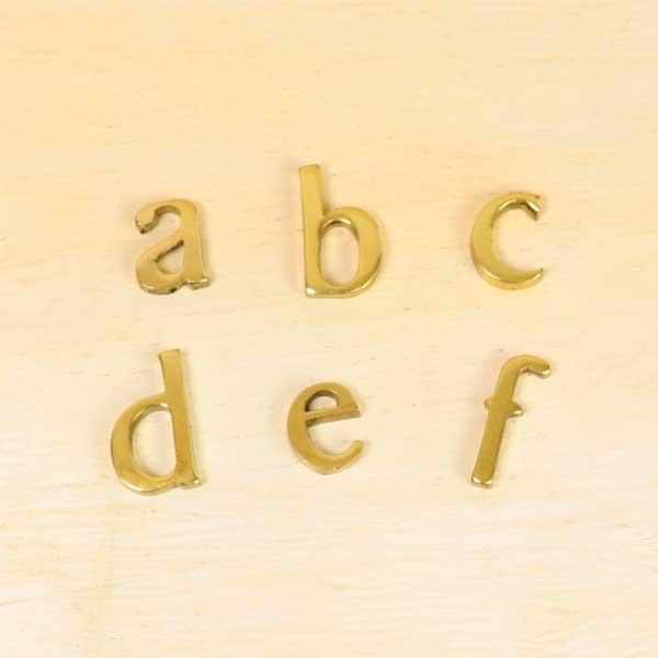 真鍮 レター 小文字ゴールド23mm a b c d e.f メール便 ネコポス |  | 07