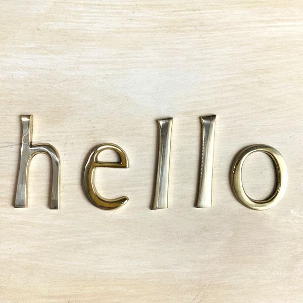 hello 真鍮レターゴールド 45mm 小文字 看板 表札 ゴールドカラー アルファベット5文字セット hello |  | 02