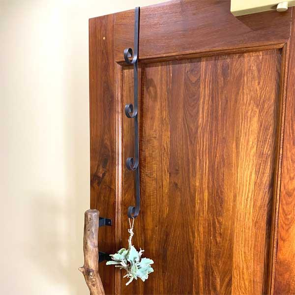 ドア用 4連フック 収納 ドア引っ掛け おしゃれ ブラック スタイリッシュ フック 帽子掛け  小物収納 アイアン雑貨 |  | 01